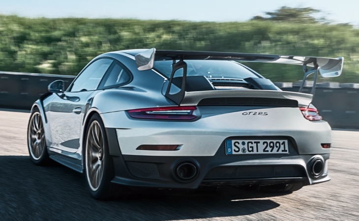 Рассекречен 700-сильный суперкар Порш 911 GT2 RS обновленного поколения
